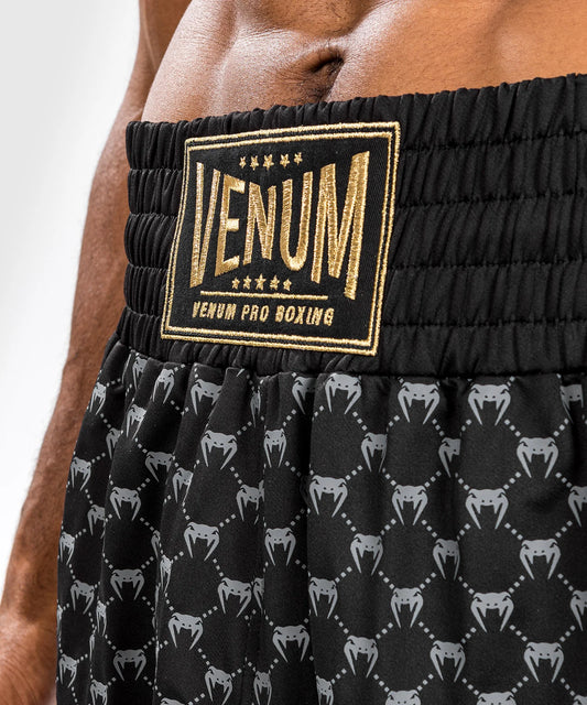Pantalón corto de boxeo Venum Monogram - Negro (Solo XXXL)
