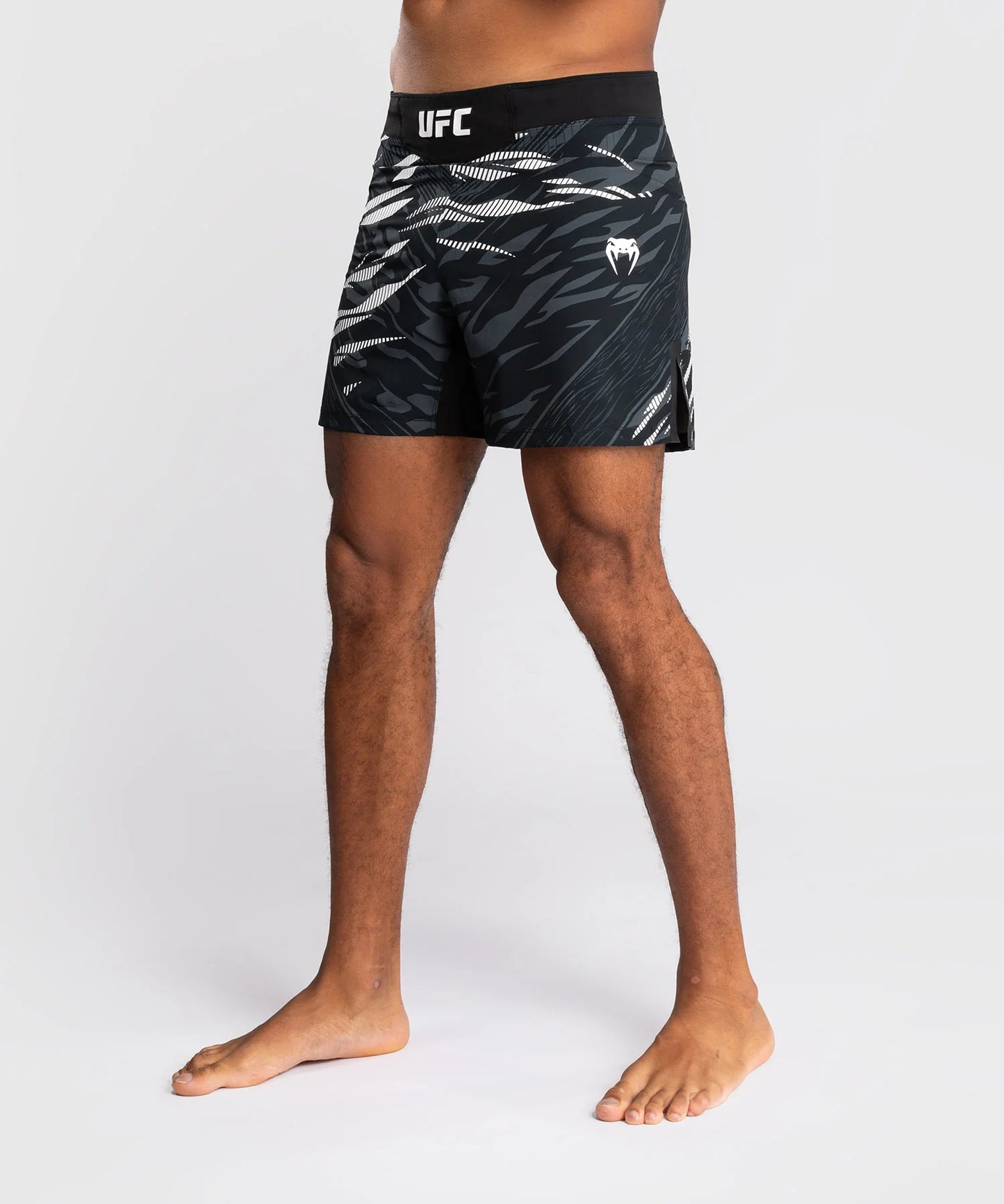 Pantalón corto de lucha UFC Fusion de Venum Autentico Fight Night Short Fit