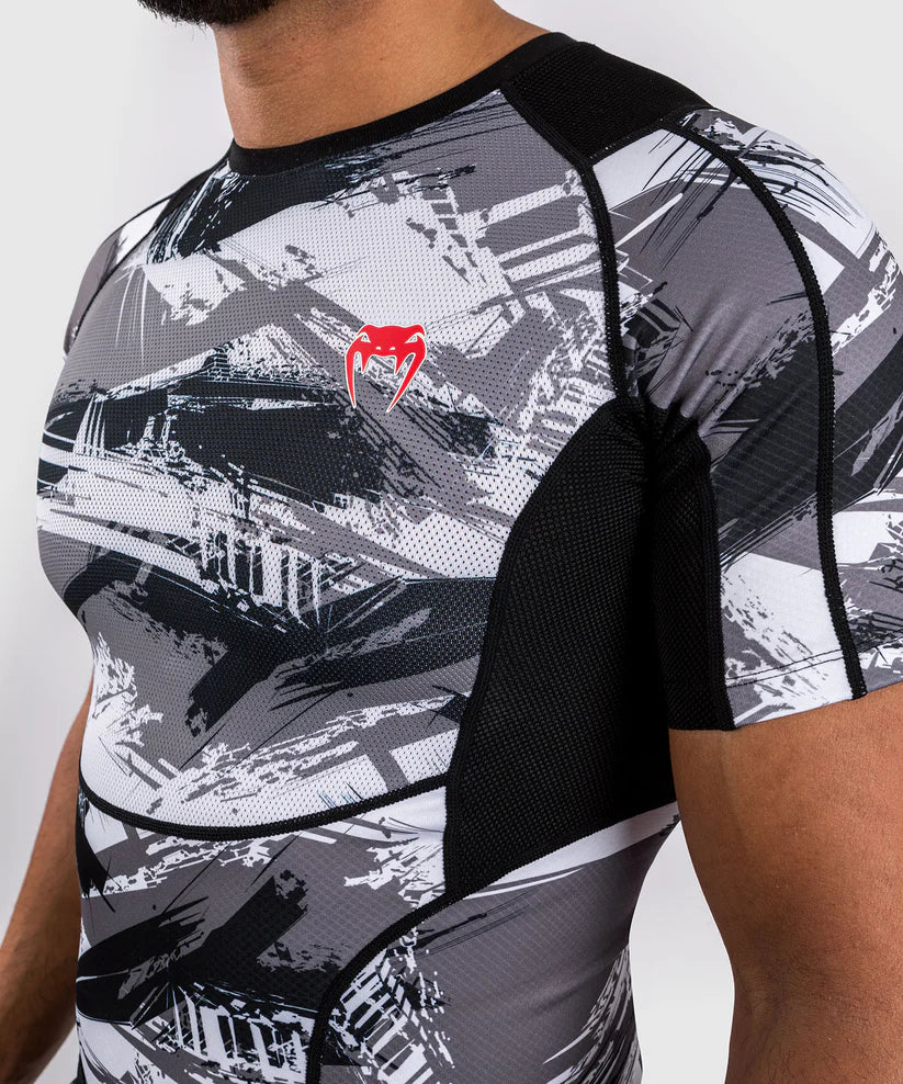 Rashguard Blanco y Gris (Manga Corta)