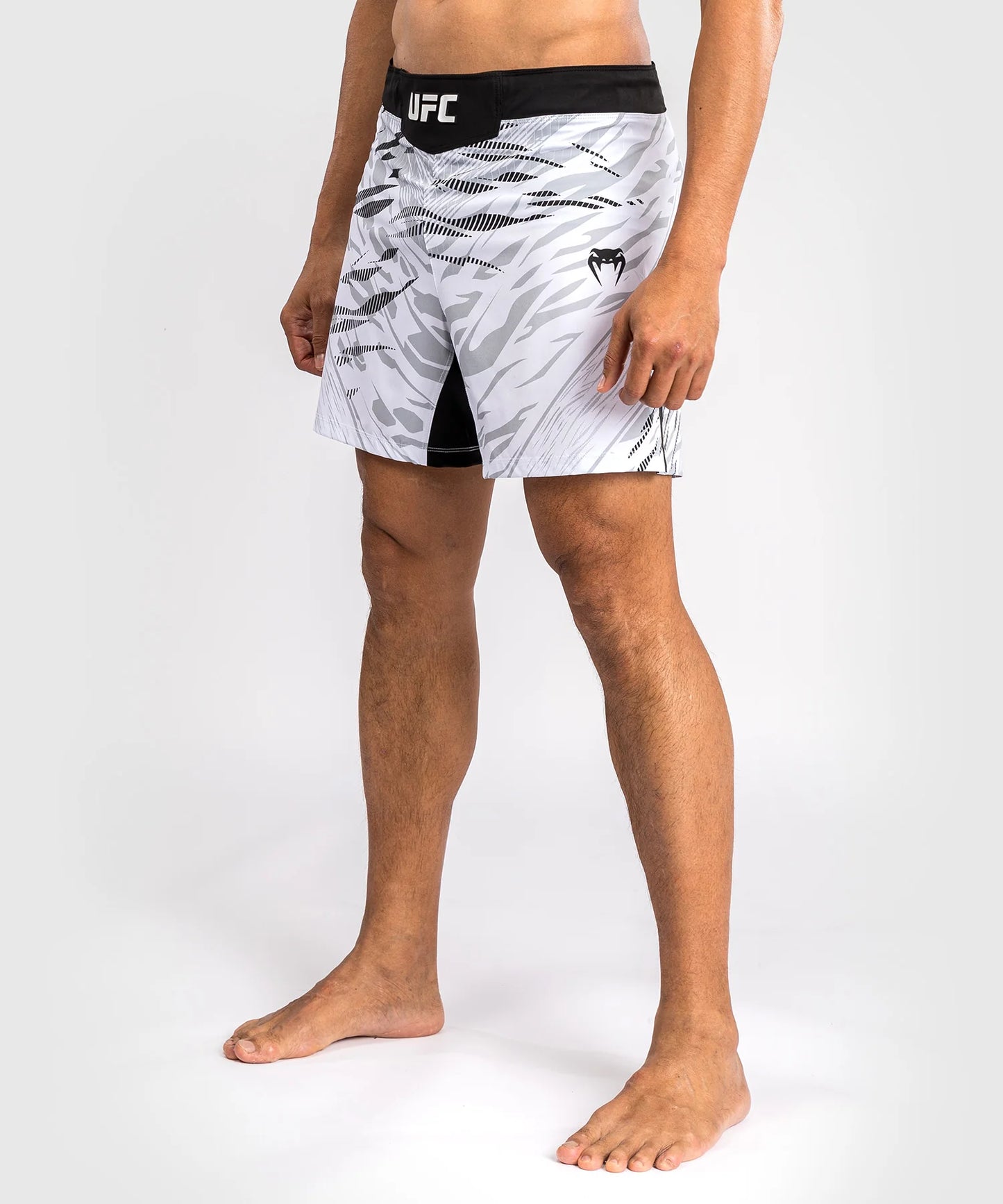 Pantalón corto de lucha UFC Fusion de Venum Autentico Fight Night Short Fit