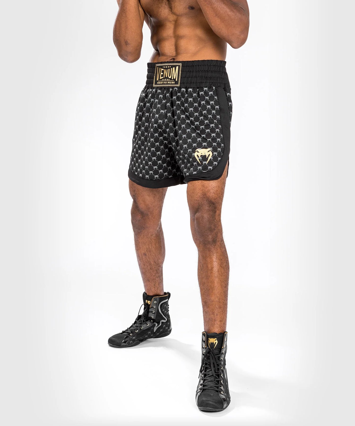 Pantalón corto de boxeo Venum Monogram - Negro (Solo XXXL)