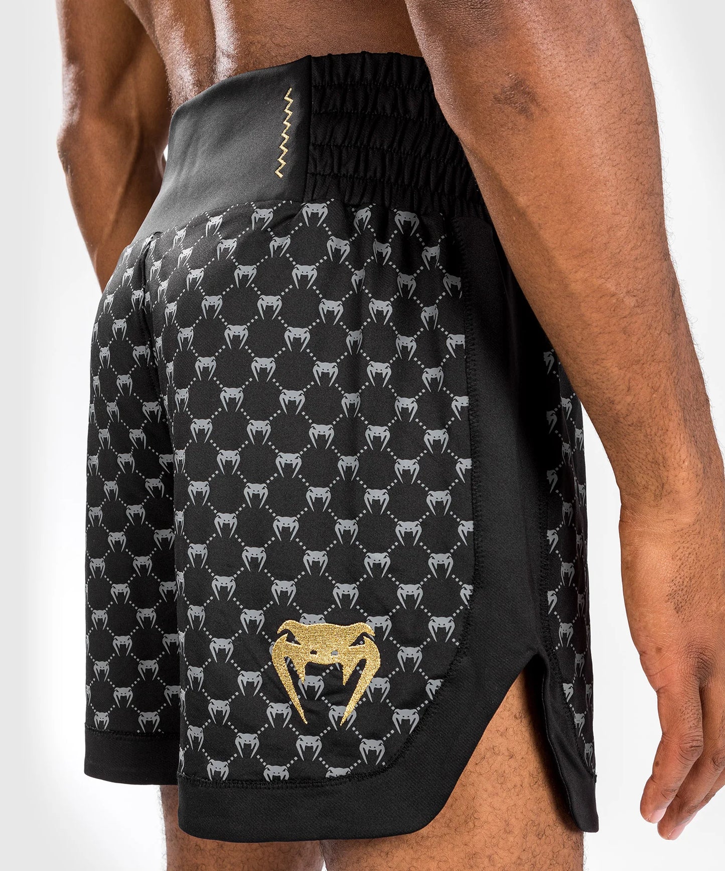 Pantalón corto de boxeo Venum Monogram - Negro (Solo XXXL)